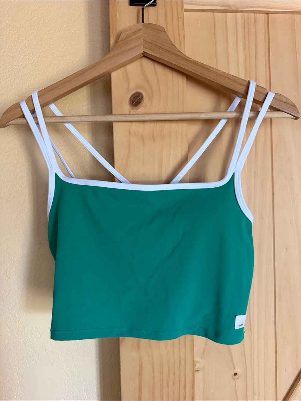 Vuori Green Cropped Tank with White Trim